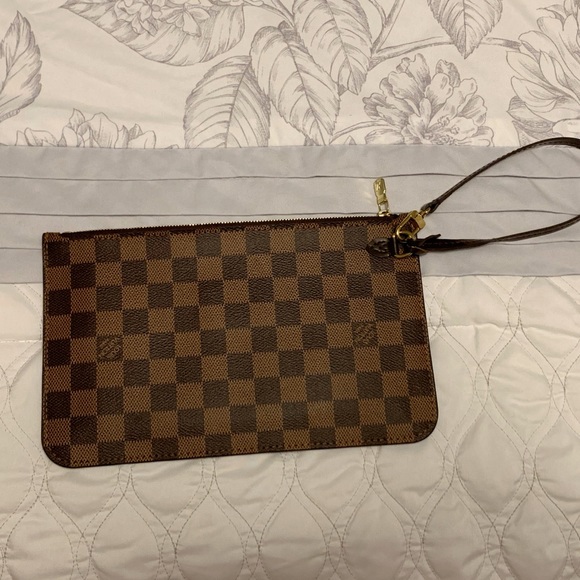 Louis Vuitton Handbags - Louis Vuitton Pochette